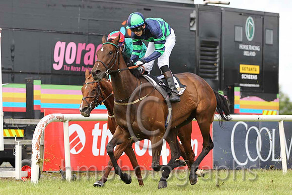 02 Maggie Dalton & R P Whelan - 2nd (9, dark blue and emerald green hoops) - CU2D8047-8