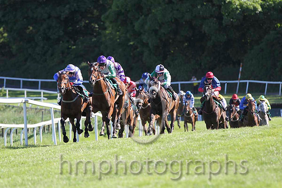 01 Miranour & J S McGarvey - winner (9, white, emerald green sleeves) - FT8E5923-25