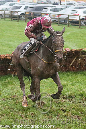 02nd Bel Ami De Sivola (FR) ( 6 , maroon, white hoop ) and N. Carberry - Trainer : Noel Meade - Owner : Gigginstown House Stud
