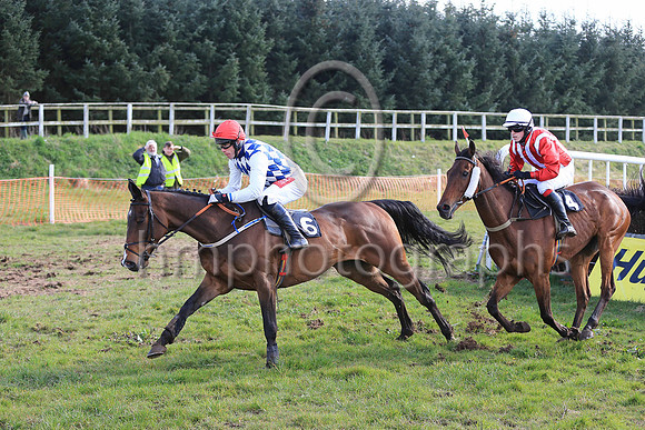 01st MANETTI and Derek O'Connor ( 6 ,Antrim (H) - NAVY , WHITE DIAMONDS; white sleeves; red cap ) Trainer: I. R. Ferguson , Owner : R.A. Bartlett