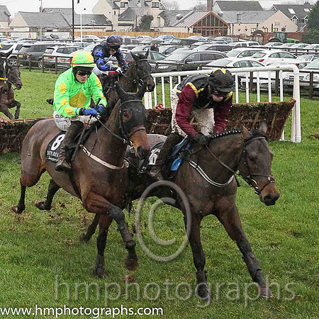 01st Conright Boy ( 8 , light green. Yellow diamond ) and G.N. Fox (3) - Trainer : Mrs. C. O'Leary - Owner : Robert Conway