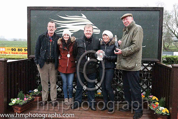 01st Conright Boy ( 8 , light green, yellow diamond ) and G.N. Fox (3) - Trainer : Mrs. C. O'Leary - Owner : Robert Conway