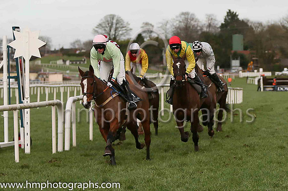 06PU Quickasyoucan ( 5 , white, emerals green disc ) and S.W. Flanagan - Trainer : C.A.McBratney - Owner : Mrs Paula McGurk/Samuel Downey/James Marley