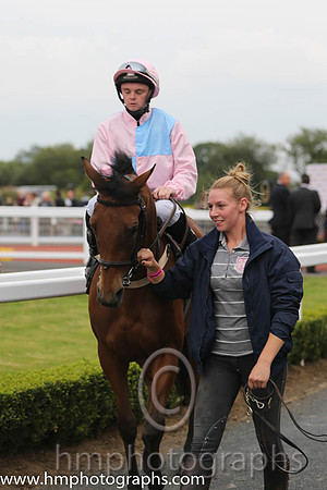 07th Clear Spirit ( 8 , pink and light blue qtrs ) and G.J. Phillips (5) - Trainer : Sarah Dawson - Owner : Anthony Peter Passmore