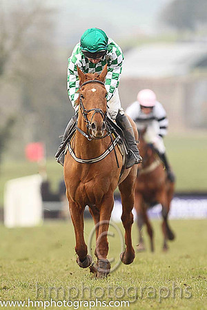 01st TAREESH LANE and N McParlan ( 10 , GREEN  WHITE CHECK; green,white check sleeves; green cap,white spots ) Trainer: Sean McParlan,, Owner : P. Madine