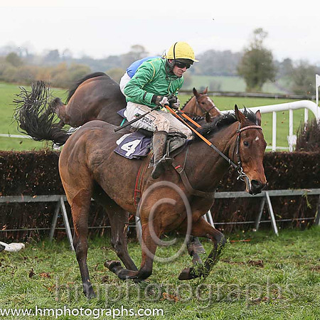 01st BORUING UP A STORM and B O'Neill ( 4 , GREEN; green,yellow seams sleeves; yellow cap ) Trainer: J.P. Brennan,, Owner : Marie Brennan