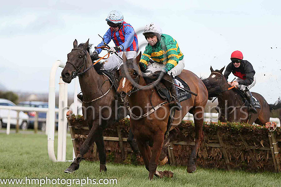 01 Coolaghknock Glebe ( 4 , orange and green hoops ) and A.P. Crowe - Trainer : C.Roche - Owner : John P. McManus