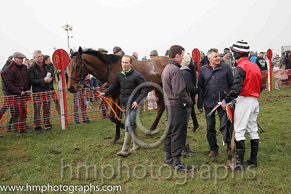01st MR MCGO and L S Kelleher ( 8 , RED; black sleeves; black  white hooped cap ) Trainer: Thomas McGeough,, Owner : Thomas McGeough