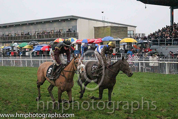12th Apasionado (GER) ( 9 , black, yellow seams ) and C.M. Collins (7) - Trainer : Mervyn Torrens - Owner : Ms. Anne Torrens