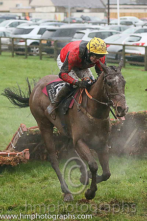 12th Raleagh Mountain ( 14 , red and black diabolo ) and J.S. McGarvey (3) - Trainer : C.A.McBratney - Owner : T.T. Steele
