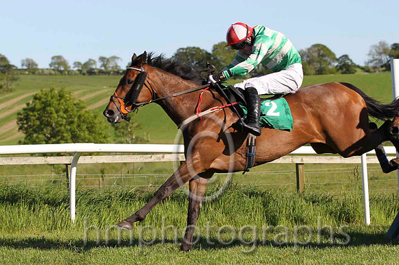 04 Gudnis Gracious Me & S G McDermott - 4th (2, emerald green and white hooped) - FT8E5984-16