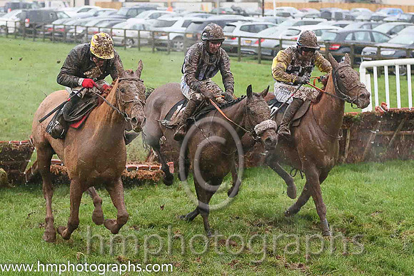 04th OnTopofTheworld  Robbie Colgan (12, black, beige diamond). Trainer: A L T Moore, Owner: Planets in Orbit Syndicate