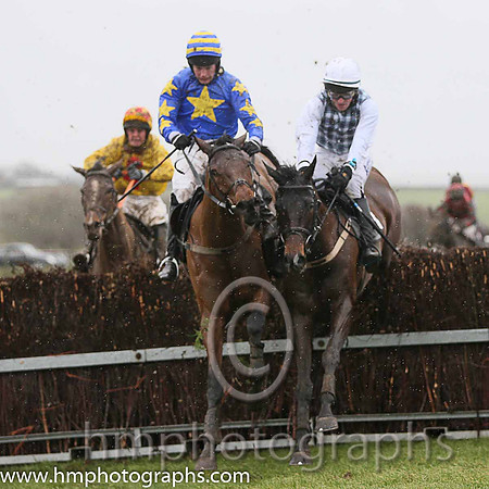 01st Champagne To Go ( 4 , royal blue, yellow star )  M J O'Hare ( Trainer: J G Cosgrave )