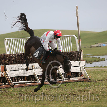 05th F Swan Island ( 4 )  J C Barry - Trainer: Stephen F Magee - white, red hoop