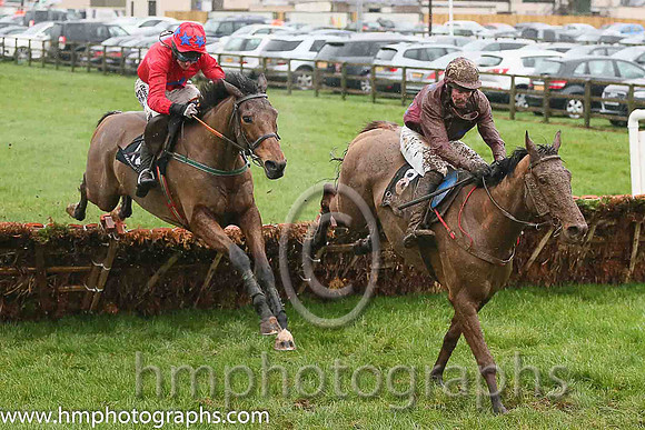 01st Westend Star ( 13 , dark blue and yellow qtrd ) and J.W. Kennedy (5) - Trainer : Gordon Elliott - Owner : Paul  Clare Rooney Partnership