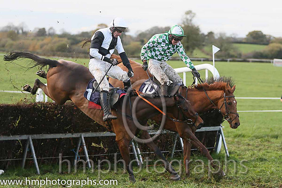 01st TAREESH LANE and N MCParlan ( 10 , GREEN  WHITE CHECK; green,white check sleeves; green cap,white spots ) Trainer: Sean McParlan,, Owner : P. Madine