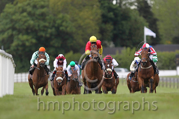 01 Judies Child & S B Kelly - winner (4, Red,yellow halved sleeves) - FT8E5356-9