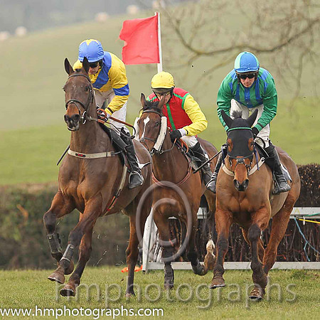 JIMMY SHOE and Derek O'Connor ( 8 , RED,emerald green seams; yellow sleeves; red  yellow qtd cap ) Trainer: Ben Arthey,, Owner : Gabriel Mulholland