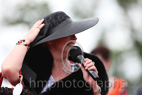 Pamela Ballantine hosting the Fitzwilliam Hotel Best Dressed Competition at Down Royal - IMG_7150-8