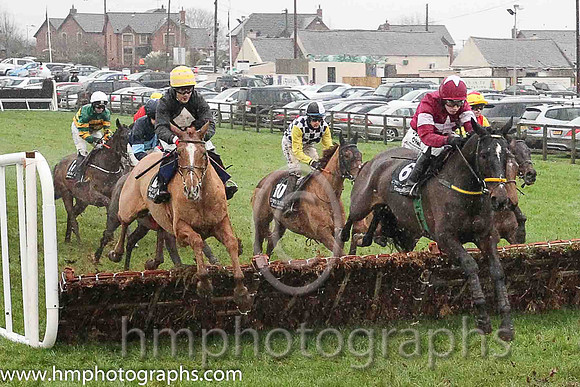 02nd Bel Ami De Sivola (FR) ( 6 , maroon, white hoop ) and N. Carberry - Trainer : Noel Meade - Owner : Gigginstown House Stud
