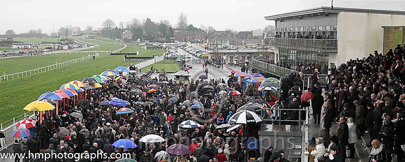 Large Crowd at Down Royal on Boxing Day