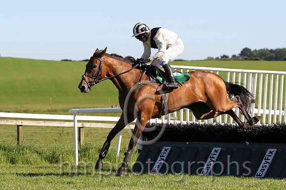 15 Emily Gray & D J Casey - 15th (6, yellow , black sash)- FT8E5951-3