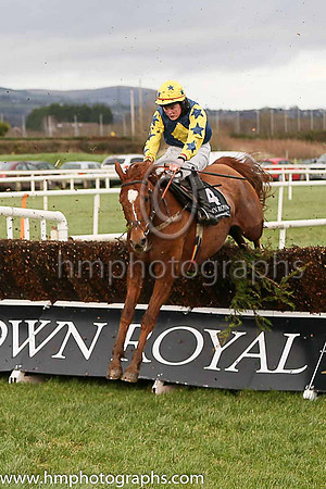 02 Kilford ( 4 , dark blue, white diamond ) and L.P. Dempsey (3) - Trainer : Leonard Whitmore - Owner : Fort Road Syndicate