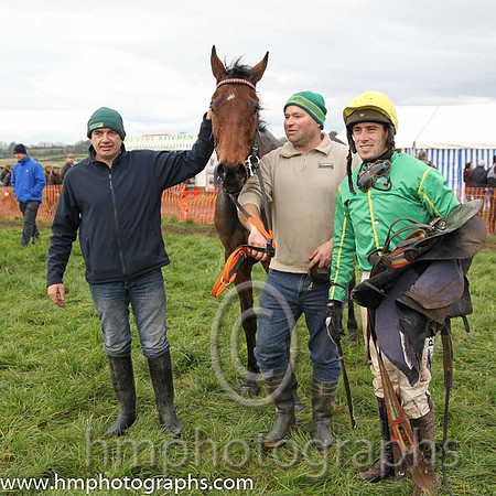 01st BORUING UP A STORM and B O'Neill ( 4 , GREEN; green,yellow seams sleeves; yellow cap ) Trainer: J.P. Brennan,, Owner : Marie Brennan