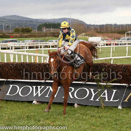 02 Kilford ( 4 , dark blue, white diamond ) and L.P. Dempsey (3) - Trainer : Leonard Whitmore - Owner : Fort Road Syndicate