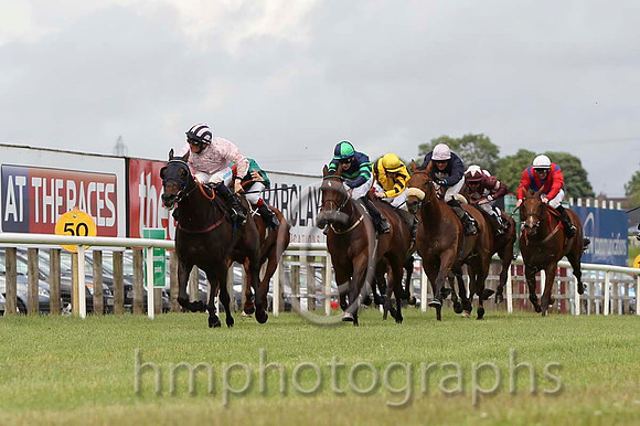 01 Sir Ector & C D Hayes - winner (7, pink, dark blue and pink striped cap) - CU2D8036-Edit-40