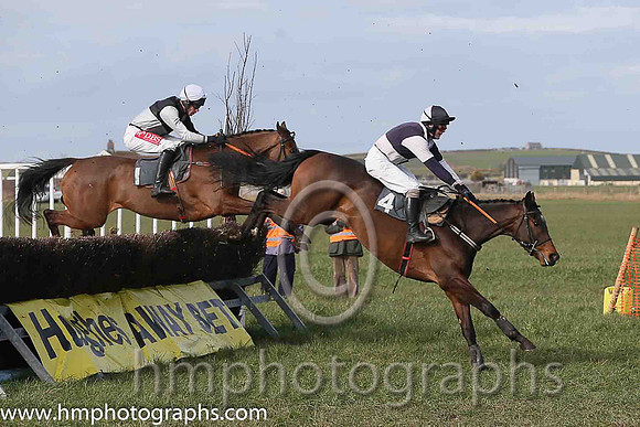 SOUTHPORT (GB) and G S Quinn ( 4 ,Antrim (H) - BLACK  WHITE QTD; black,white hlvd sleeves; white cap ) Trainer: Colin S. McKeever,, Owner : W.W. Dennison