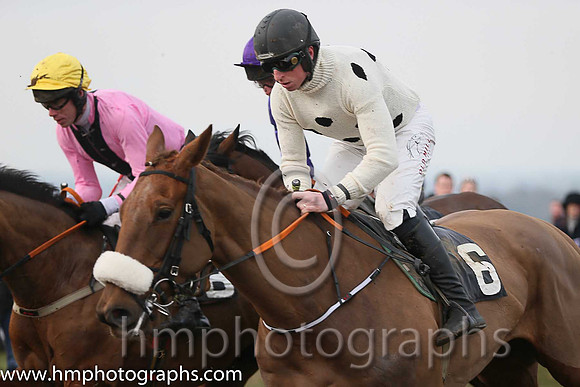 SPRING POOLS and J J Codd ( 6 , WHITE,black spots; white sleeves; black  gold qtd cap ) Trainer: Gordon Elliott,, Owner : Deborah Halley