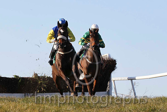 01 Send For Paddy & Mr D A Fitzsimmons - Winner (4, royal blue and yellow qtrd)& 05 By Design & Mr N M Kelly - 5th (1, emerald green and orange hooped )  - FT8E3043-25