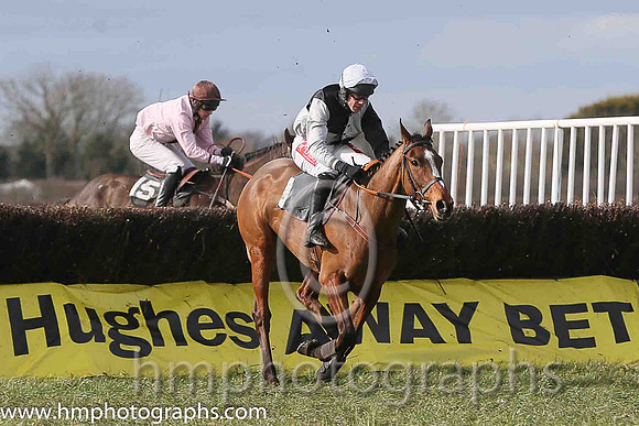 02nd JERRYSBACK and Derek O'Connor ( 1 ,Antrim (H) - BLACK  WHITE QTD; black,white hlvd sleeves; white cap ) Trainer: Colin S. McKeever,, Owner : W.W. Dennison