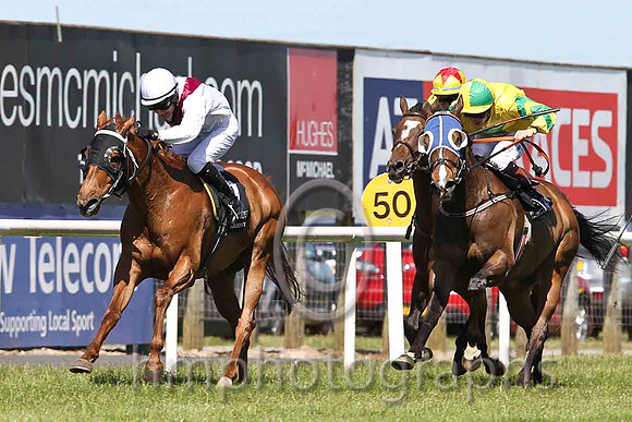 Option Be 2nd , Jockey D J Moran, Diamond Fire 4th, Jockey C D Hayes - FT8E1255-e