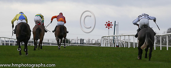02 Dragon Khan ( 4 , emerald green and orange hooped ) and Donagh Meyler (5) - Trainer : C.Roche - Owner : John P. McManus