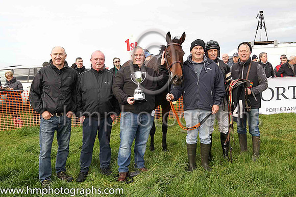01st FINIAN'S OSCAR and J J Codd ( 14 ,black,beige panels ) Trainer: Denis Paul Murphy,, Owner : Edelle Logan