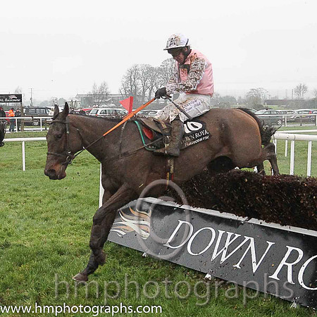 08th Kinley ( 10 , pink, black hollow box ) and J.P. McKeown - Trainer : I. R. Ferguson - Owner : Miss Jane Millar
