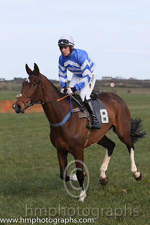 01st OSCAR MOR and B O'Neill ( 8 , ROYAL BLUE,white chevrons; royal blue,white chevrons sleeves; white cap ) Trainer: Colin Bowe,, Owner : Sean Wickham