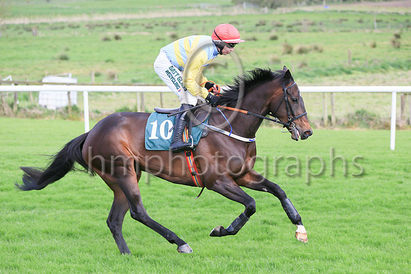 7 Impulse (10 ,light blue and yellow hoops ), Jockey - C P McNamara ,Trainer - Liam G O'brien