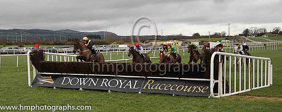 08 Waltz Legend ( 8 , black, gold sash ) and A.E. Lynch - Trainer : Liam Lennon - Owner : Niall Delany
