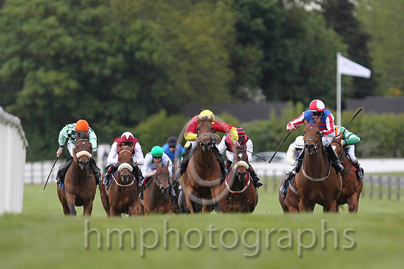 01 Judies Child & S B Kelly - winner (4, Red,yellow halved sleeves) - FT8E5354-7