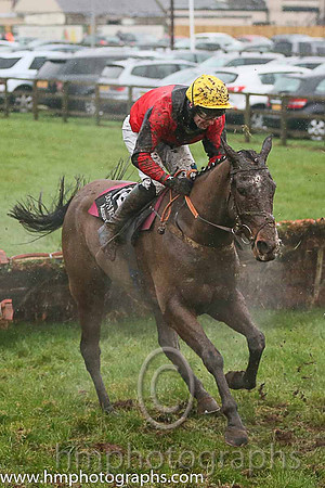 12th Raleagh Mountain ( 14 , red and black diabolo ) and J.S. McGarvey (3) - Trainer : C.A.McBratney - Owner : T.T. Steele
