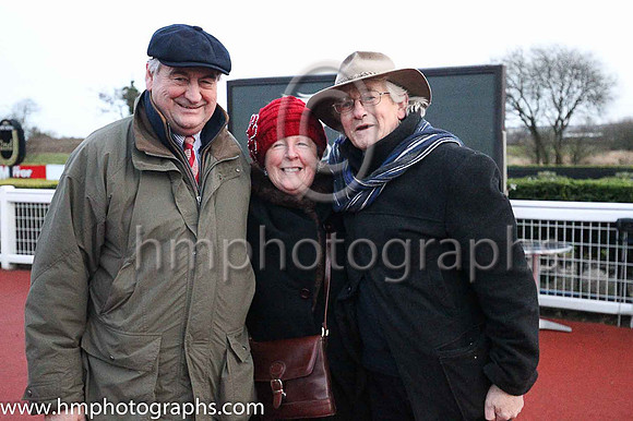 01 She's A Star ( 7 , emerald , yellow diamonds on sleeves ) and N. Carberry - Trainer : Noel Meade - Owner : Philip J Meade