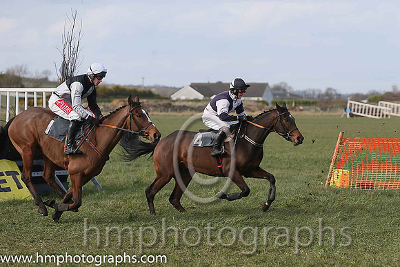 SOUTHPORT (GB) and G S Quinn ( 4 ,Antrim (H) - BLACK  WHITE QTD; black,white hlvd sleeves; white cap ) Trainer: Colin S. McKeever,, Owner : W.W. Dennison