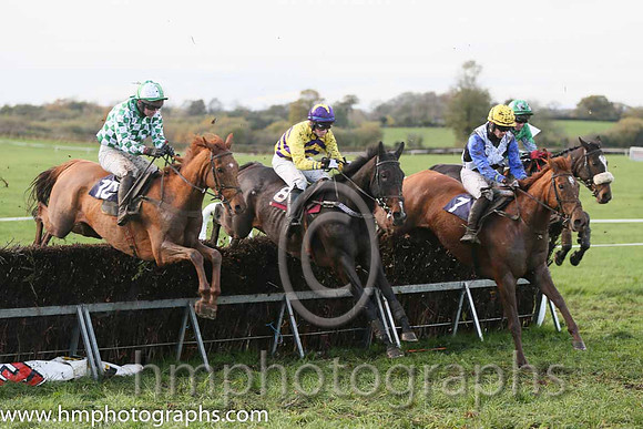 01st TAREESH LANE and N MCParlan ( 10 , GREEN  WHITE CHECK; green,white check sleeves; green cap,white spots ) Trainer: Sean McParlan,, Owner : P. Madine