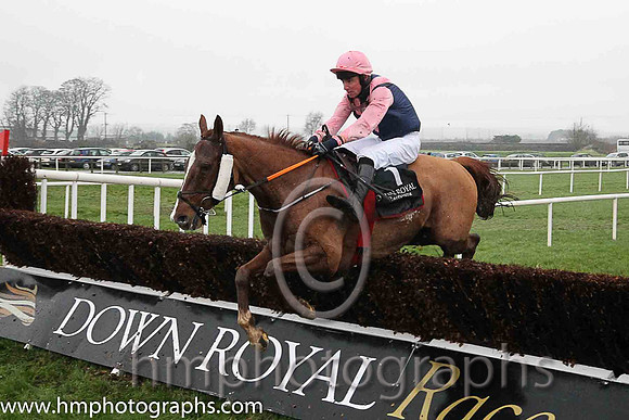 02nd Current Exchange ( 1 , dark blue, pink chevron ) and T. Donworth (7) - Trainer : Gordon Elliott - Owner : Kaniz Bloodstock Investments Limited