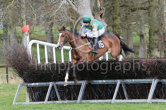 03rd GETURGUCCION and J J Walsh ( 16 , EMERALD GREEN,orange spots; white sleeves,orange spots; emerald green cap ) Trainer: Donnchadh Doyle,, Owner : Syndicate Monbeg