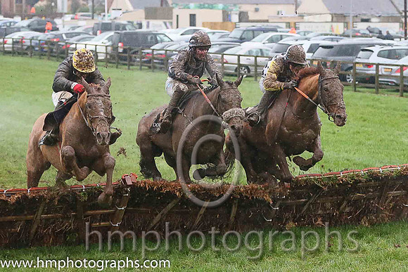 04th OnTopofTheworld  Robbie Colgan (12, black, beige diamond). Trainer: A L T Moore, Owner: Planets in Orbit Syndicate