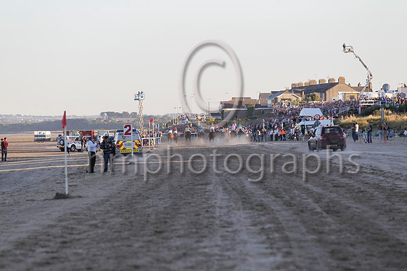 The finish of Race 6 at Laytown - FT8E1157-57